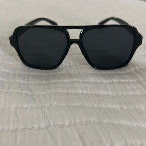 black thick frame aviators!!